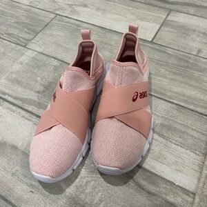 NWOT ASICS Quantum Lyte Women"s Breeze Light Pink Slip-On